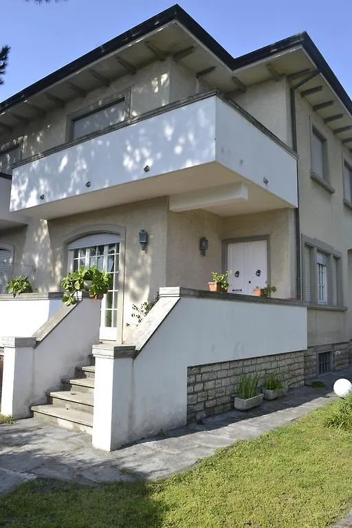 Casa Adriana Villa Lido di Camaiore 0*,